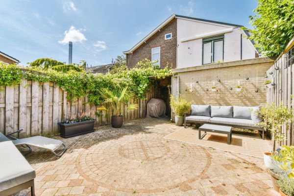 Cost of Courtyard Patio Service in Post Falls